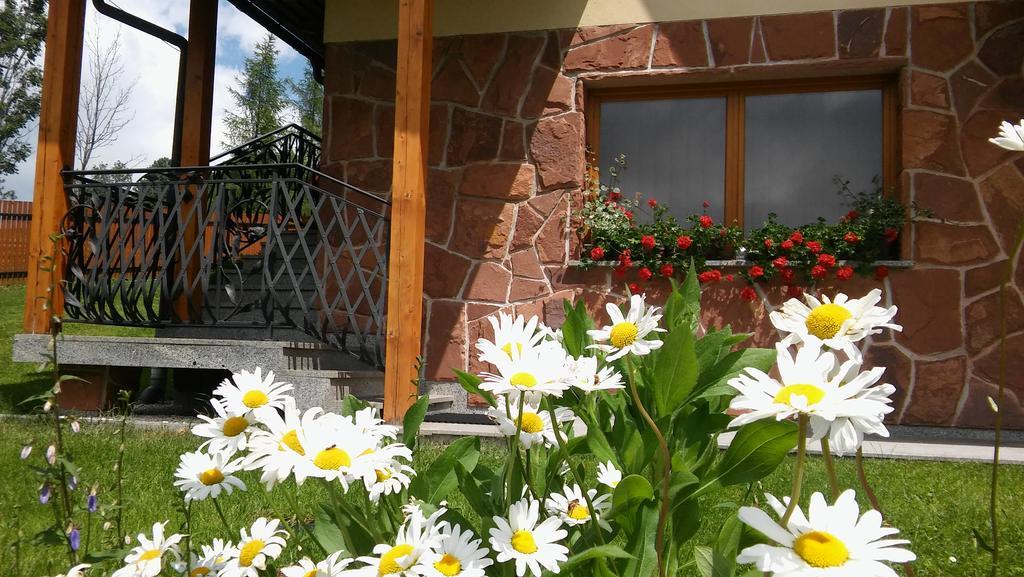 Pokoje Goscinne Dzianisz Exterior photo